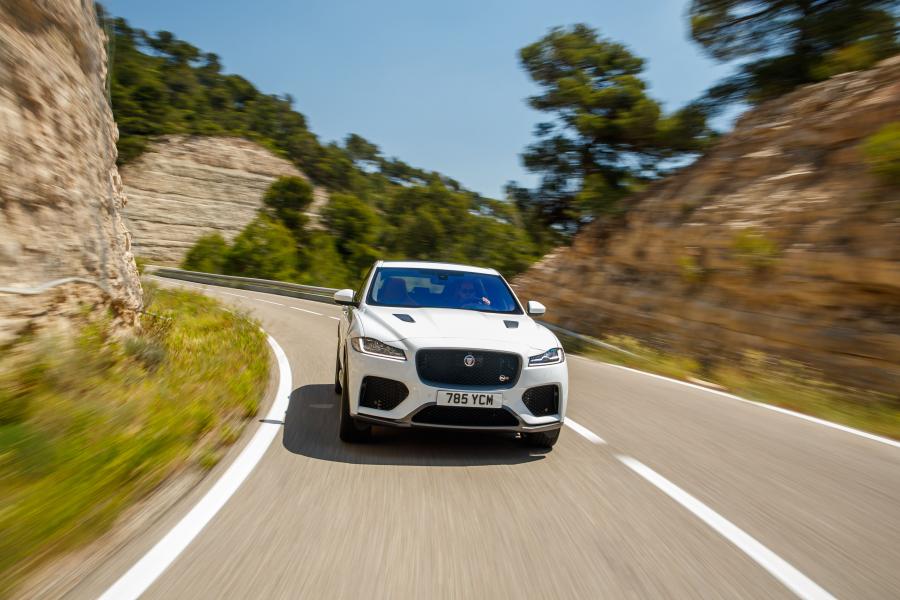  Jaguar F-Pace SVR 2018 года  (WW) (фото 56 из 115)